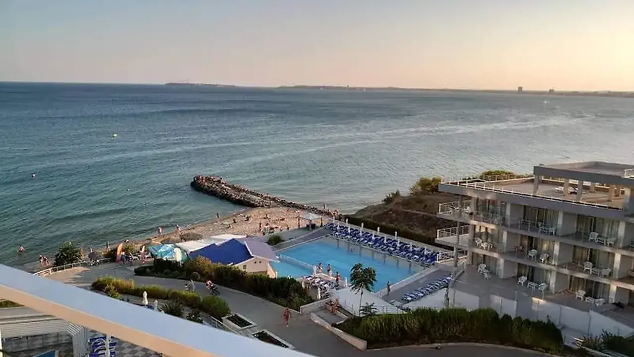 Moonlight hotel