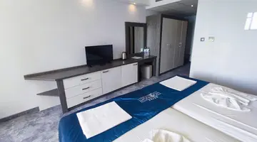 Moonlight hotel