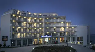 Moonlight hotel