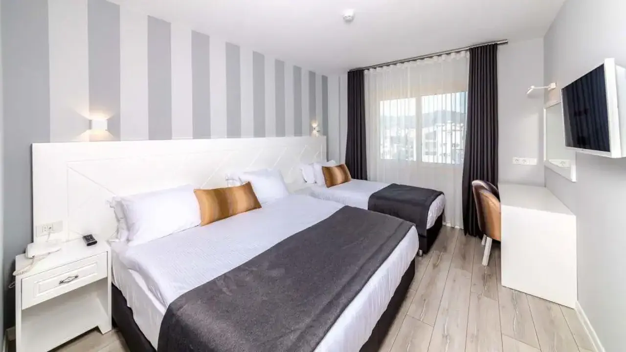 MOTTO PREMIUM HOTEL