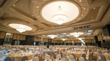 Movenpick Grand Al Bustan Dubai