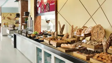 Movenpick Hotel Jumeirah Lakes Towers
