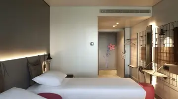 Moxy Athens City