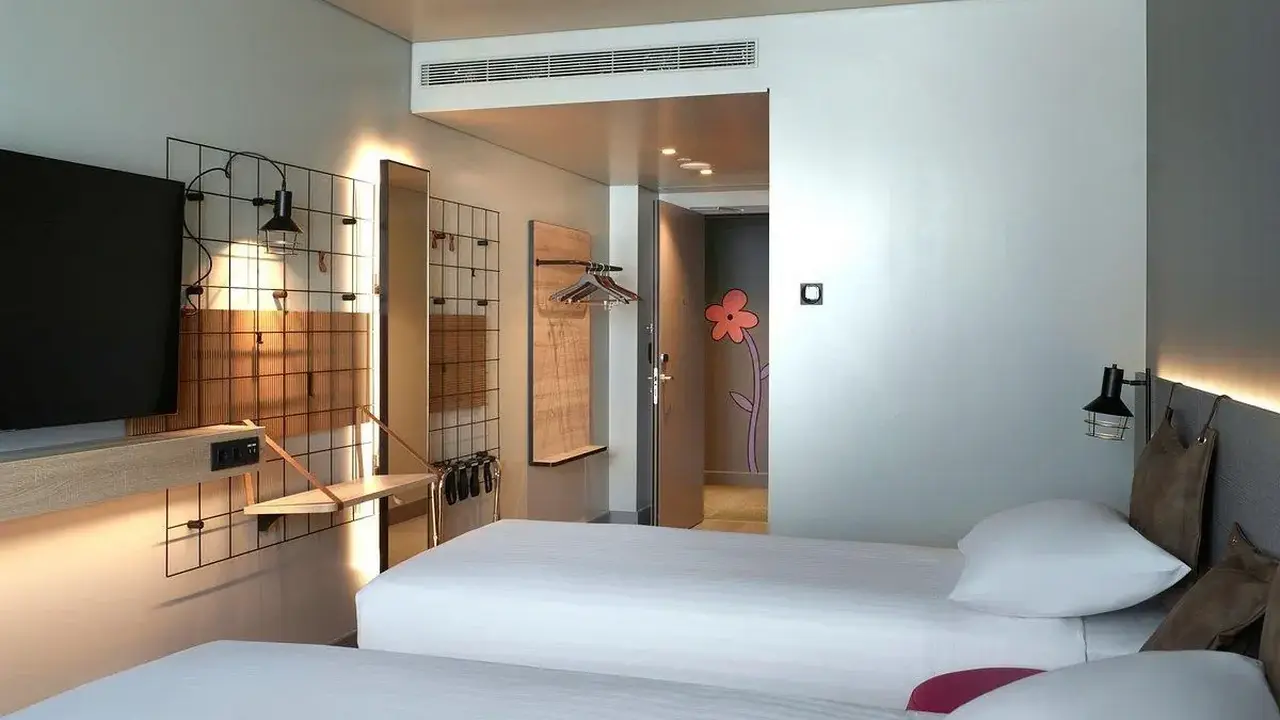 Moxy Athens City