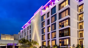 Moxy Miami South Beach