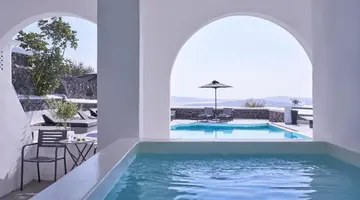 Mr. And Mrs. White Santorini 4