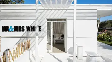 MR & MRS WHITE CORFU