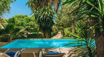 Mr & Mrs White Corfu