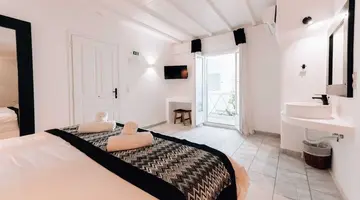 MR & MRS WHITE MYKONOS