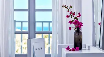 Mr & Mrs White Paros