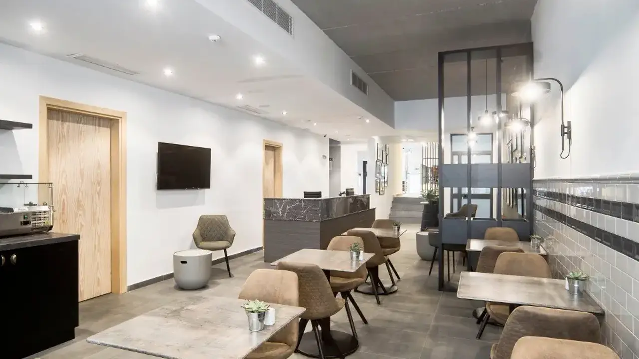 Mr Todd Hotel