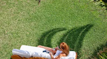 Mrs Chryssana Beach Hotel