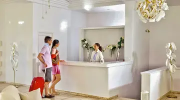 Mrs Chryssana Beach Hotel