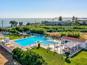 Mrs Chryssana Beach Hotel