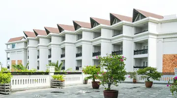 MUINE BAY RESORT