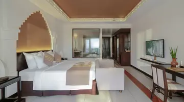 MUINE BAY RESORT