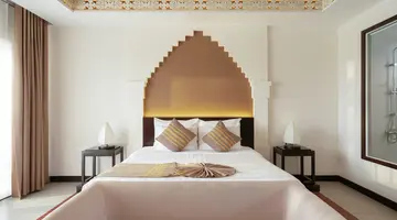 MUINE BAY RESORT