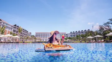 MUINE BAY RESORT