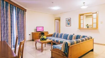 Muthu Golf Plaza