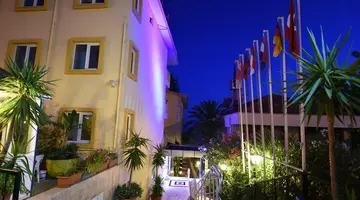 MUZ HOTEL