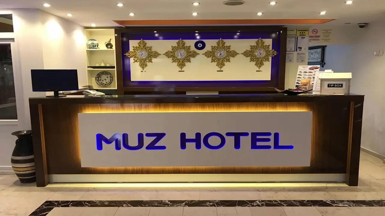 Muz Hotel