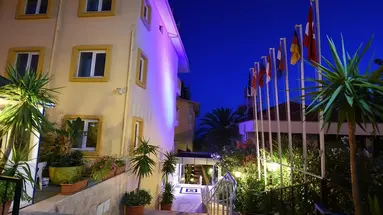 Muz Hotel