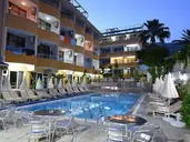 Muz Hotel
