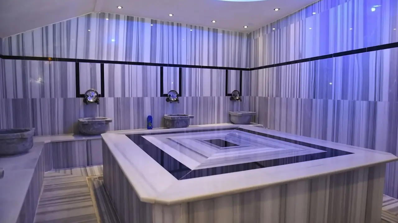 Muz Hotel