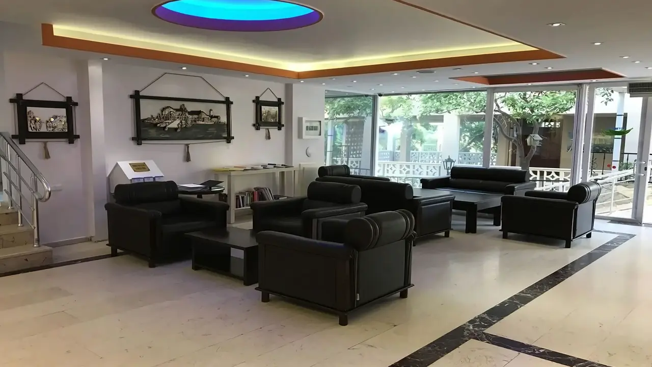Muz Hotel