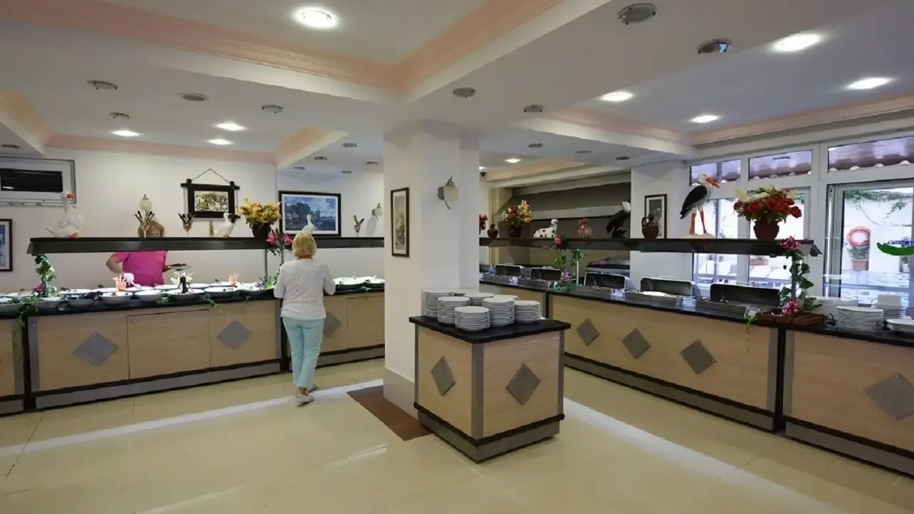 Muz Hotel