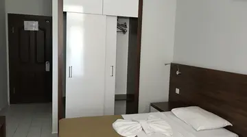MUZ HOTEL