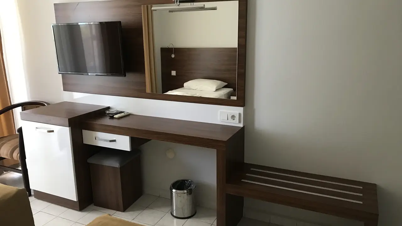 MUZ HOTEL