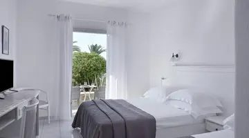 Myconian Sunrise Relais & Chateaux Hotel