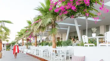 Mykonos Dove Beachfront Hotel