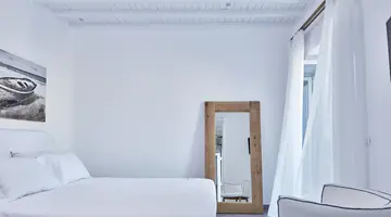 Mykonos Waves Beach House & Suites