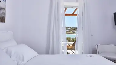 Mykonos Waves Beach House & Suites
