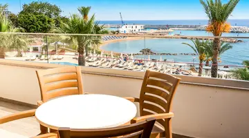 MyroAndrou Beach Hotel Apartments