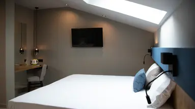 MYTHIC SUMMER HOTEL