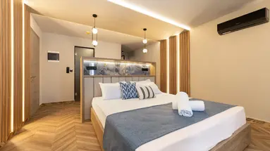 MYTHIC SUMMER HOTEL