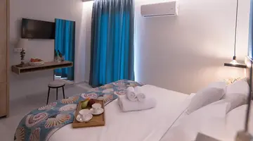 MYTHIC SUMMER HOTEL