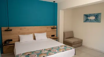 MYTHIC SUMMER HOTEL