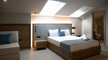 MYTHIC SUMMER HOTEL