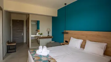 MYTHIC SUMMER HOTEL