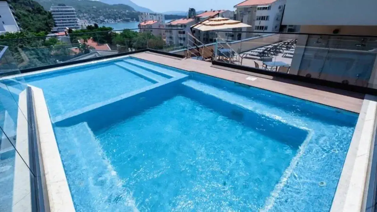 N Hotel