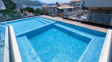 N Hotel