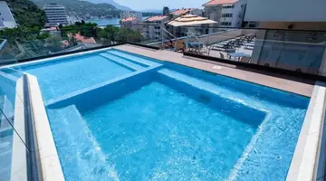 N Hotel