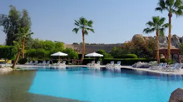 NAAMA BAY PROMENADE MOUNTAIN RESORT