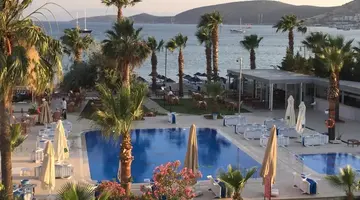NAGI BEACH HOTEL