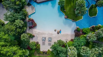 NAITHONBURI BEACH RESORT