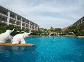 NAITHONBURI BEACH RESORT